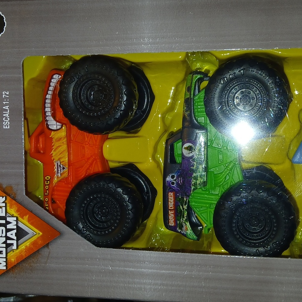 Monster Jam Monster Truck Set - Multicolor 1/72